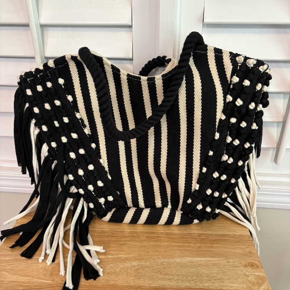 Black & Cream Woven‎ Tassel Bag